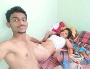 Beautiful desi xxxx gf young lover fucking leaked mms