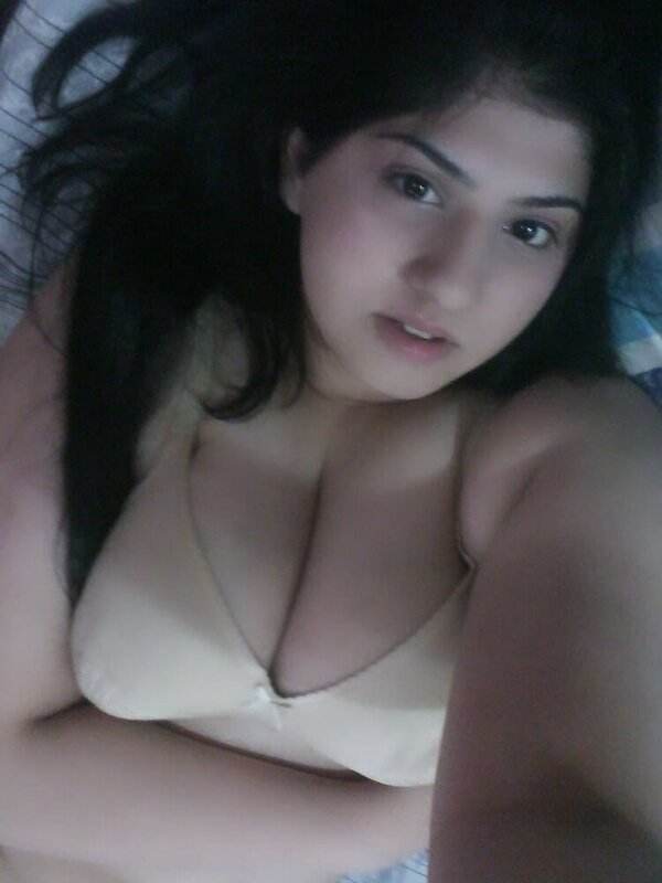 Super cute indian big boobs girl naked milf full nude pics album (3)