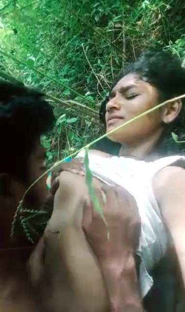 Horny lover couples desi sexy hd video enjoy outdoor in jungle
