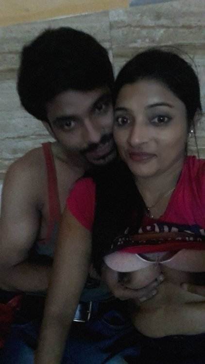Super horny sexy lover couples xxx indian bf enjoy nude mms