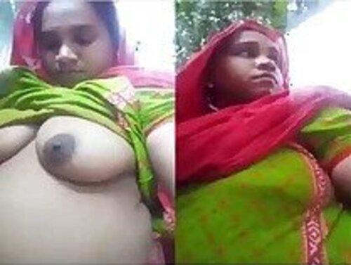 Village mature desi hot aunty xxx show her big boobs pussy mms