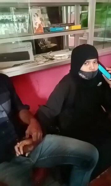Hijabi muslim girl desi xxvideo handjob riding bf in shop mms