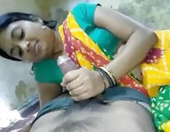 Very beautiful village sexy desi bhabi porn enjoy devar big dick