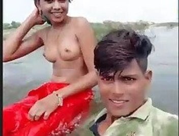 Village very hot cute 18 girl desi xxx video hd nude bath outdoor