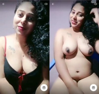 Mallu-beautiful-xnxx-desi-aunty-showing-big-tits-viral-nude-mms.jpg