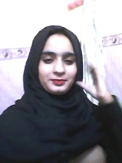 Very-beautiful-paki-girl-xx-video-pakistan-showing-nice-boobs-mms.jpg