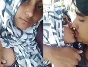 Beautiful-Muslim-hijabi-sexy-girl-desi-bengali-bf-suck-bf-outdoor.jpg