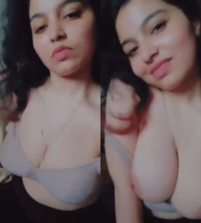 Extremely-cute-hottest-girl-indian-bf-hindi-showing-big-tits-mms-HD.jpg