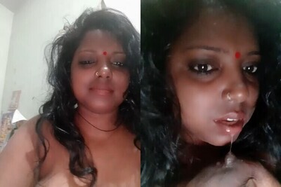 Very-sexy-Tamil-mallu-porn-video-bhabi-sucking-her-boobs-mms.jpg