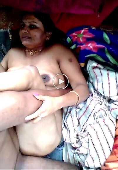 Desi-village-amateur-xxx-in-indian-aunty-fuck-dewar-mms.jpg